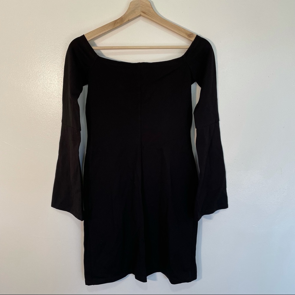 Alexis Sterre Black Off Shoulder Mini Dress Small Bell Sleeve Holiday Party - Picture 4 of 9